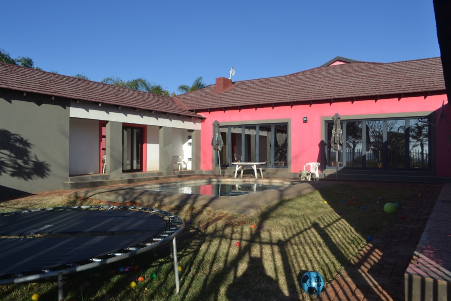 4 Bedroom Property for Sale in Schietfontein North West